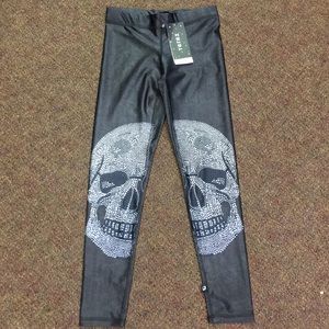NWT Terez printed skull leggings